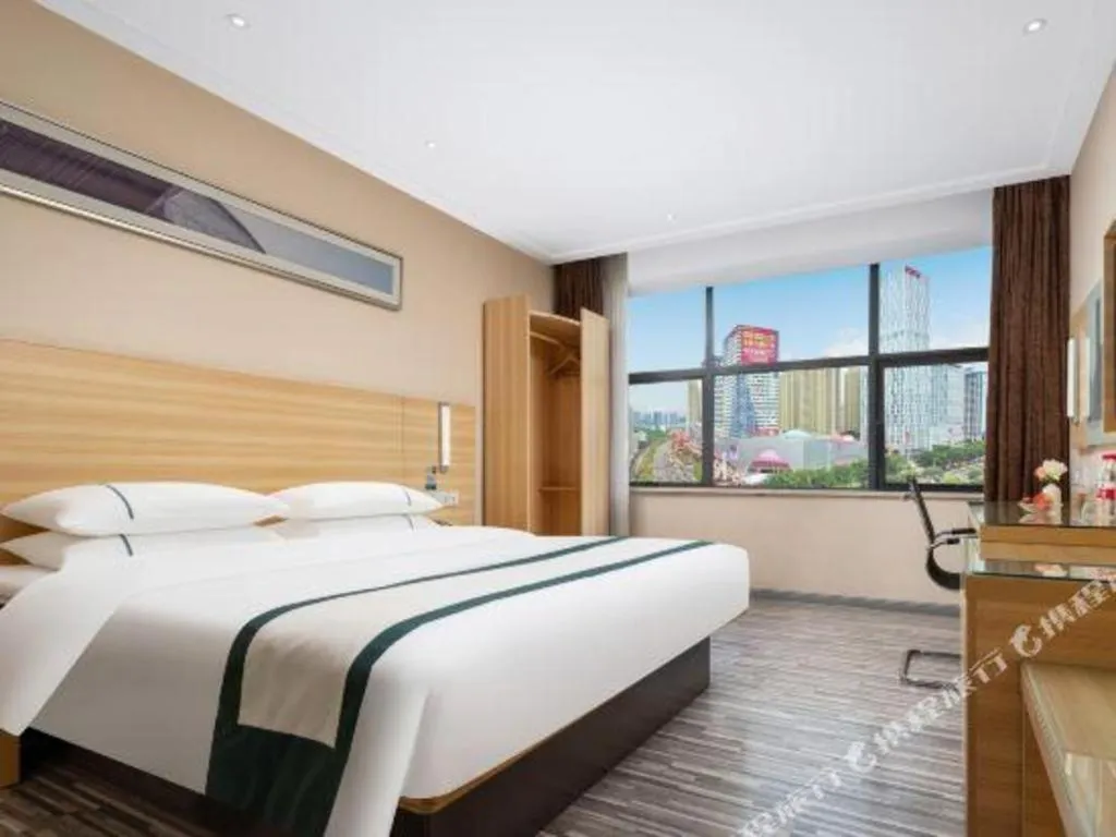 Bed in City Comfort Inn Liuzhou Chengzhong Wanda Plaza
