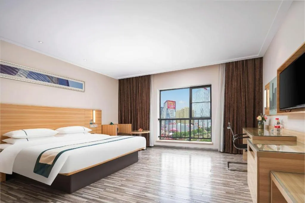 Bed in City Comfort Inn Liuzhou Chengzhong Wanda Plaza