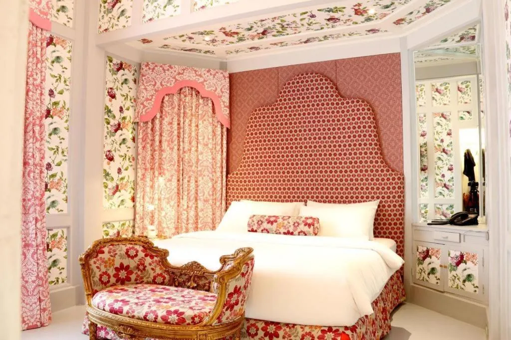 Bed in Kamiseta Hotel