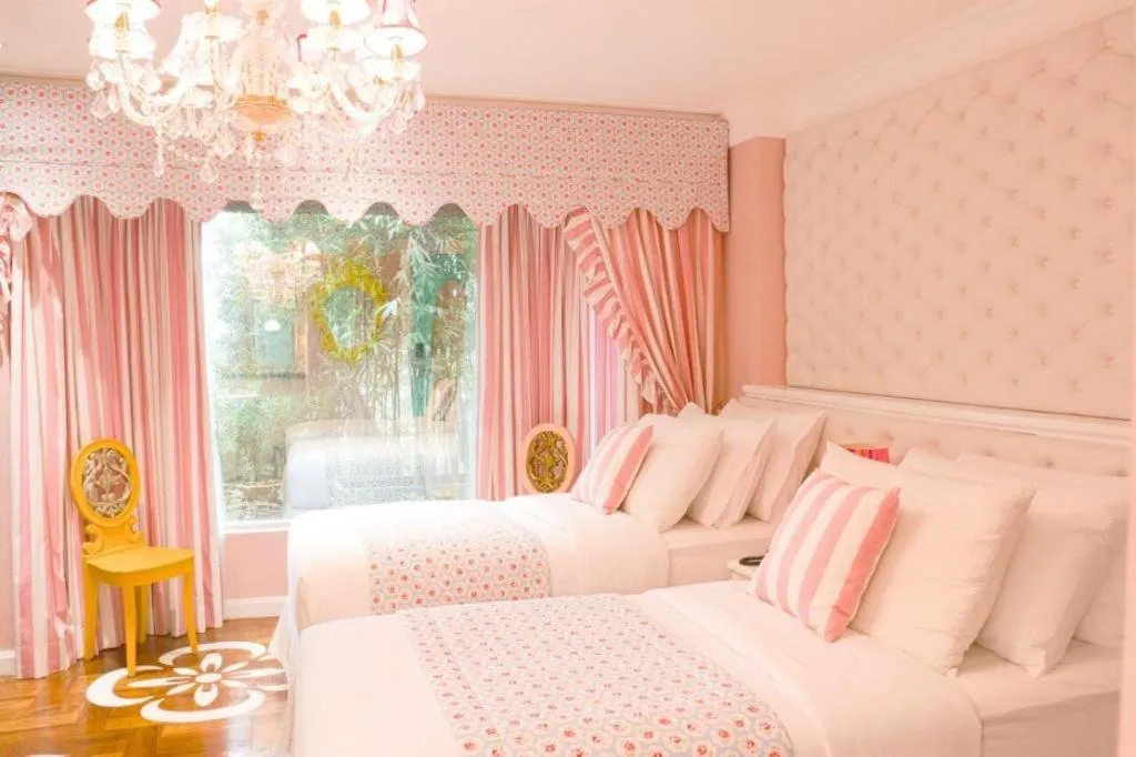 Bed in Kamiseta Hotel