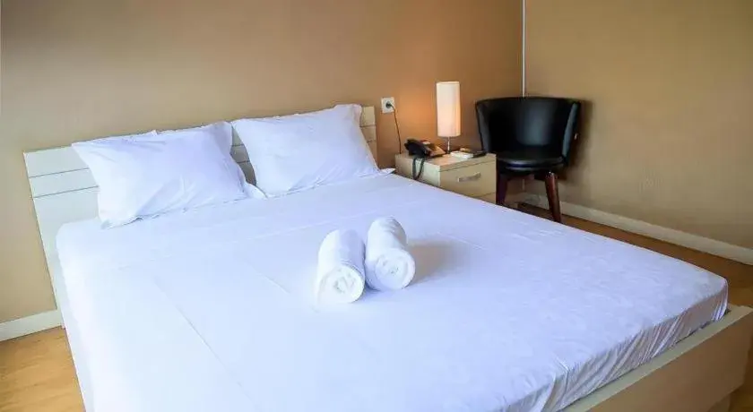 Bed in Grey House Tebet Bed in Grey House Tebet