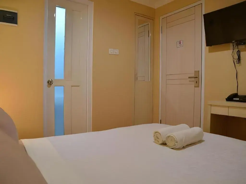 Bed in Grey House Tebet Bed in Grey House Tebet