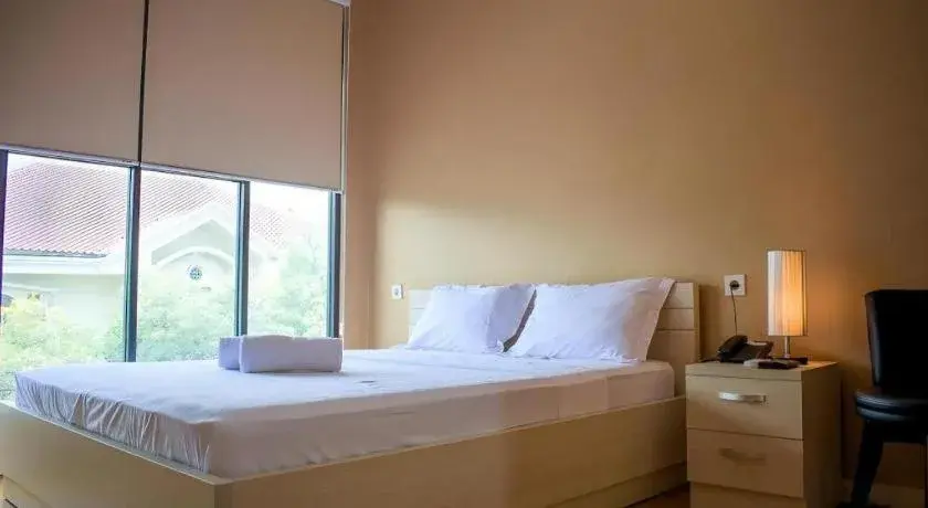 Bed in Grey House Tebet Bed in Grey House Tebet