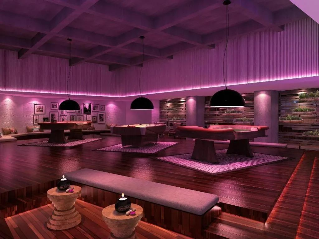 Poly Phoenix Hotel