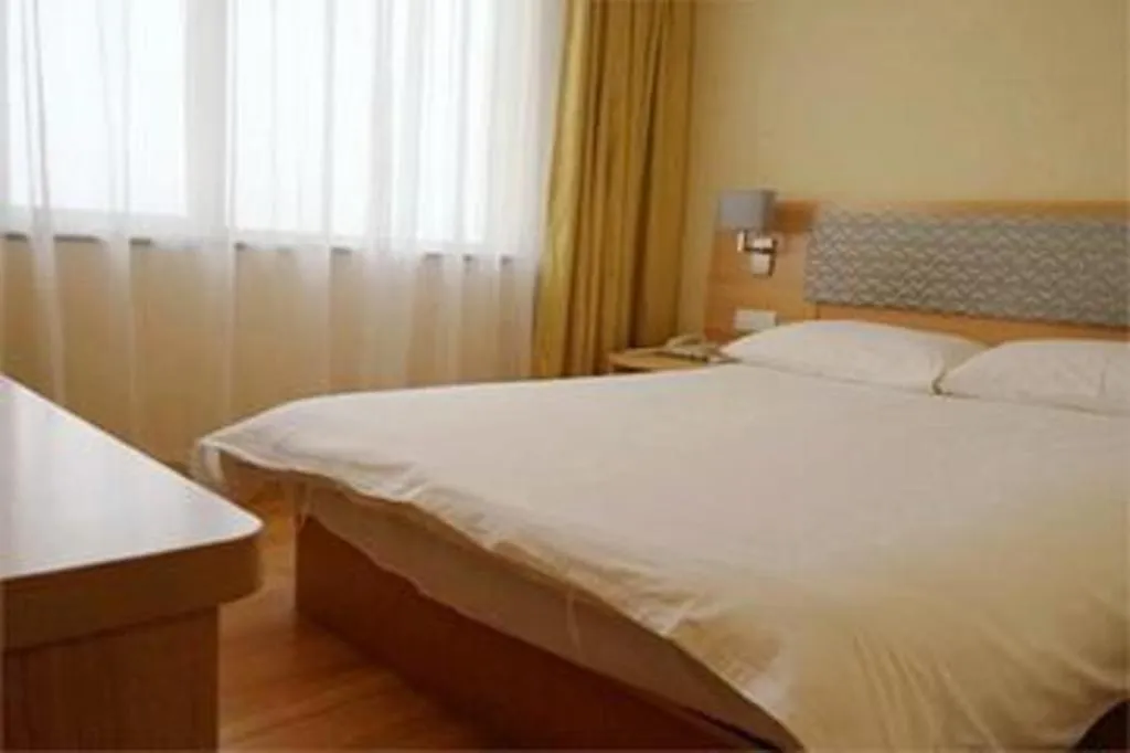 Bed in Home Inn Neo Shanghai Railway Station