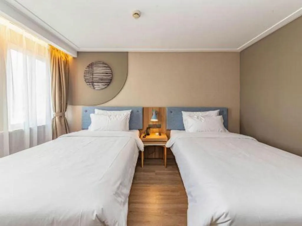 Bed in Home Inn Neo Shanghai Railway Station