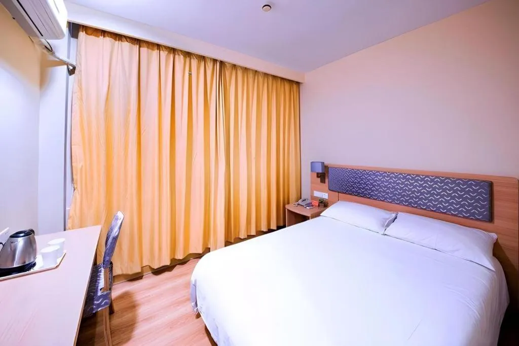 Bed in Home Inn Neo Shanghai Railway Station