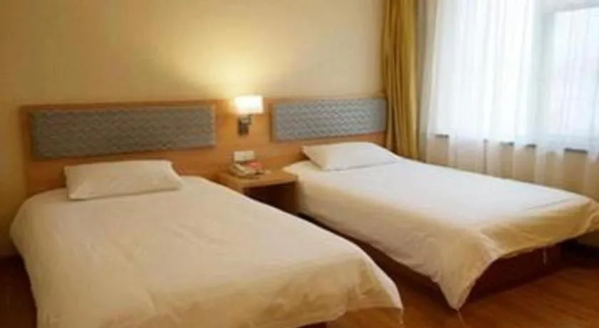 Bed in Home Inn Neo Shanghai Railway Station