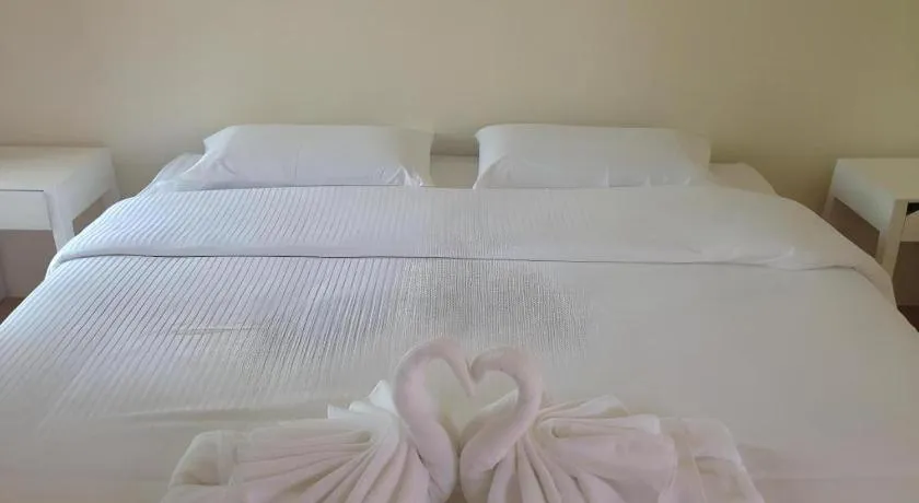 Bed in Le Bar Tarry Hotel