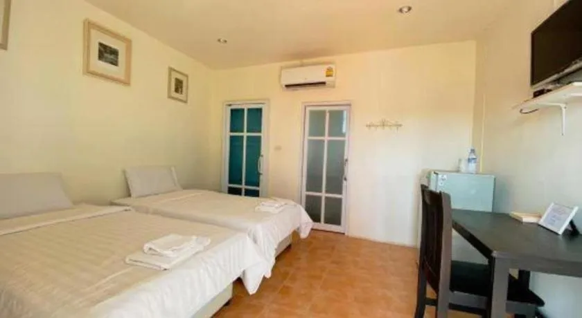 Bed in Le Bar Tarry Hotel