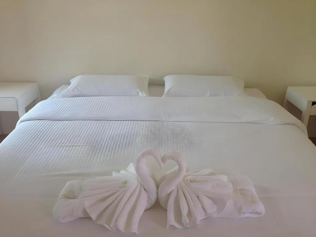 Bed in Le Bar Tarry Hotel