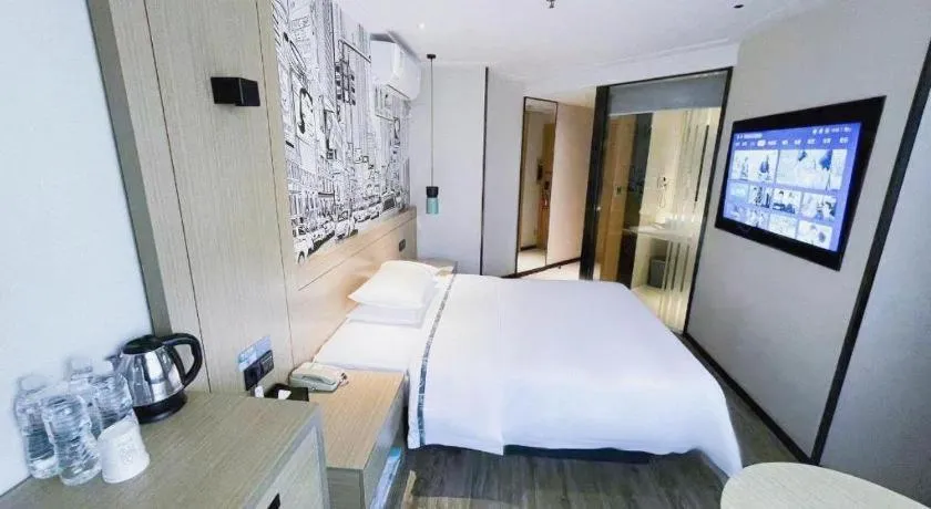 Bed in City Comfort Inn Wuhan Hanyang Street Caidian Square Metro Station