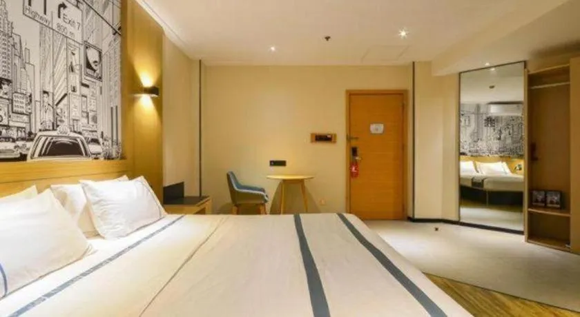 Bed in City Comfort Inn Wuhan Hanyang Street Caidian Square Metro Station