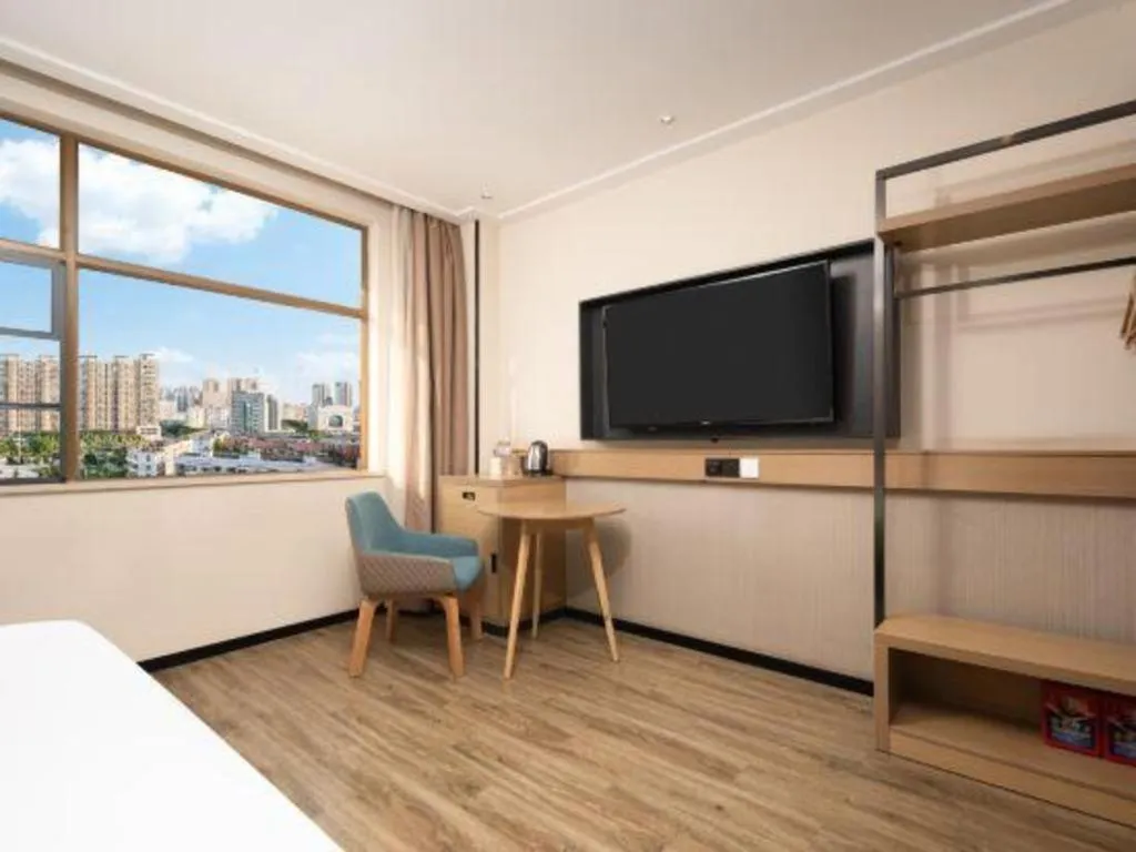 Bed in City Comfort Inn Wuhan Hanyang Street Caidian Square Metro Station