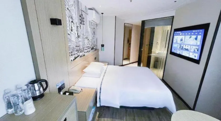 Bed in City Comfort Inn Wuhan Hanyang Street Caidian Square Metro Station