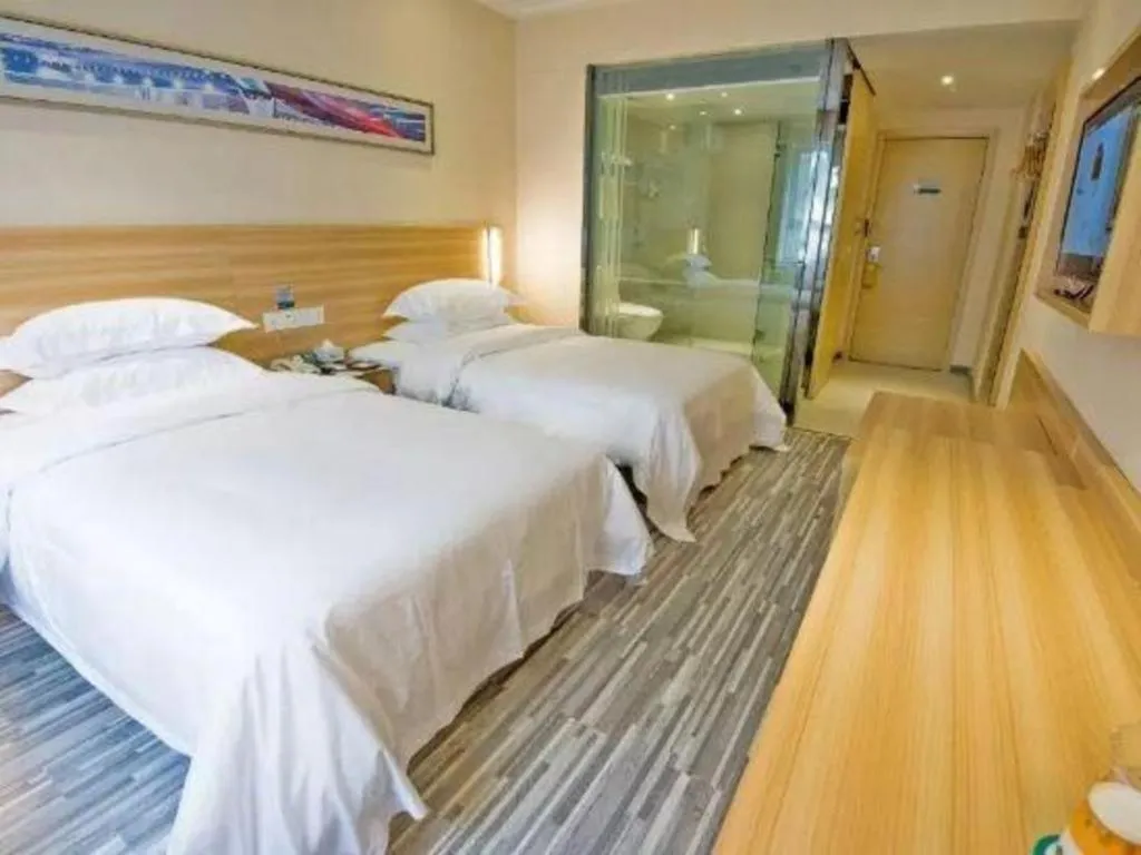 Bed in City Comfort Inn Wuhan Hanyang Street Caidian Square Metro Station