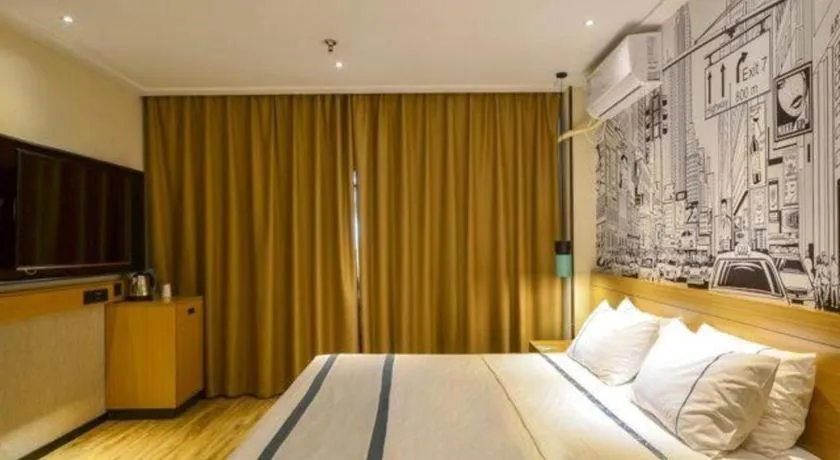 Bed in City Comfort Inn Wuhan Hanyang Street Caidian Square Metro Station