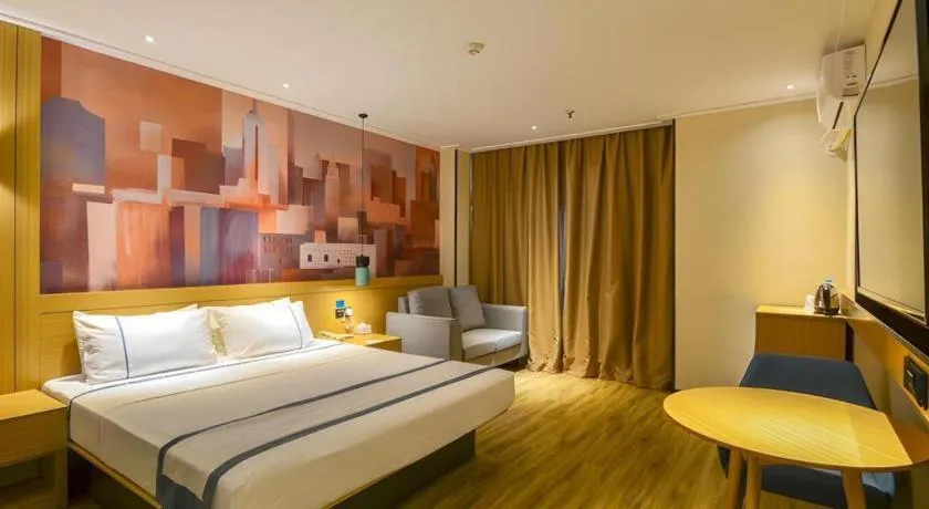 Bed in City Comfort Inn Wuhan Hanyang Street Caidian Square Metro Station