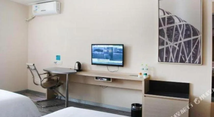 Bed in City Comfort Inn Wuhan Hanyang Street Caidian Square Metro Station