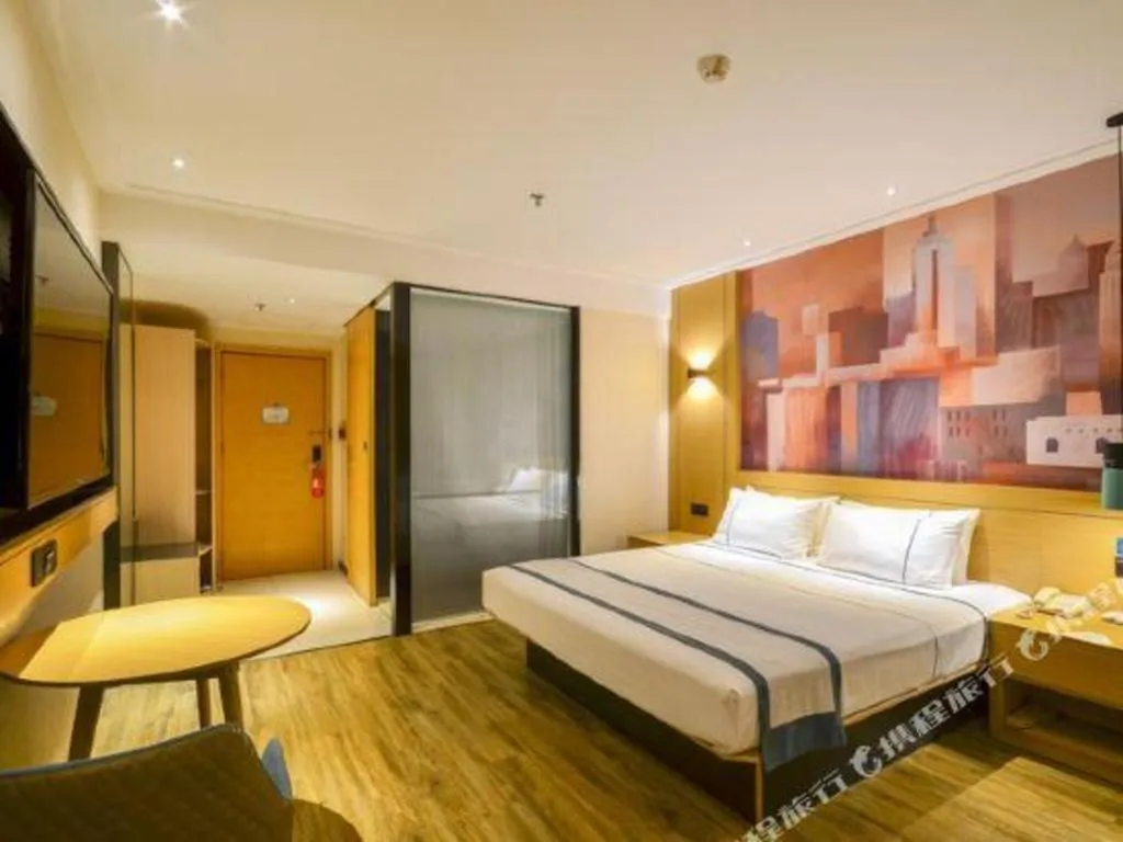 Bed in City Comfort Inn Wuhan Hanyang Street Caidian Square Metro Station