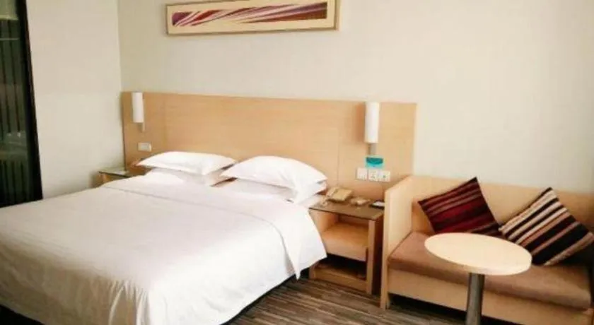 Bed in City Comfort Inn Wuhan Hanyang Street Caidian Square Metro Station