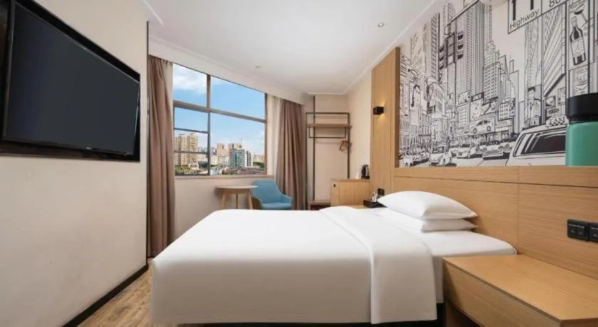 Bed in City Comfort Inn Wuhan Hanyang Street Caidian Square Metro Station
