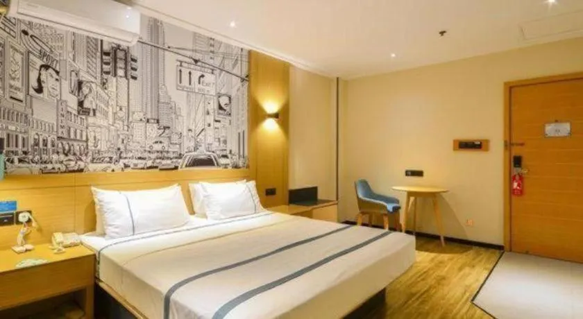 Bed in City Comfort Inn Wuhan Hanyang Street Caidian Square Metro Station