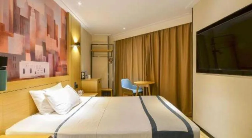 Bed in City Comfort Inn Wuhan Hanyang Street Caidian Square Metro Station