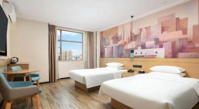 Bed in City Comfort Inn Wuhan Hanyang Street Caidian Square Metro Station