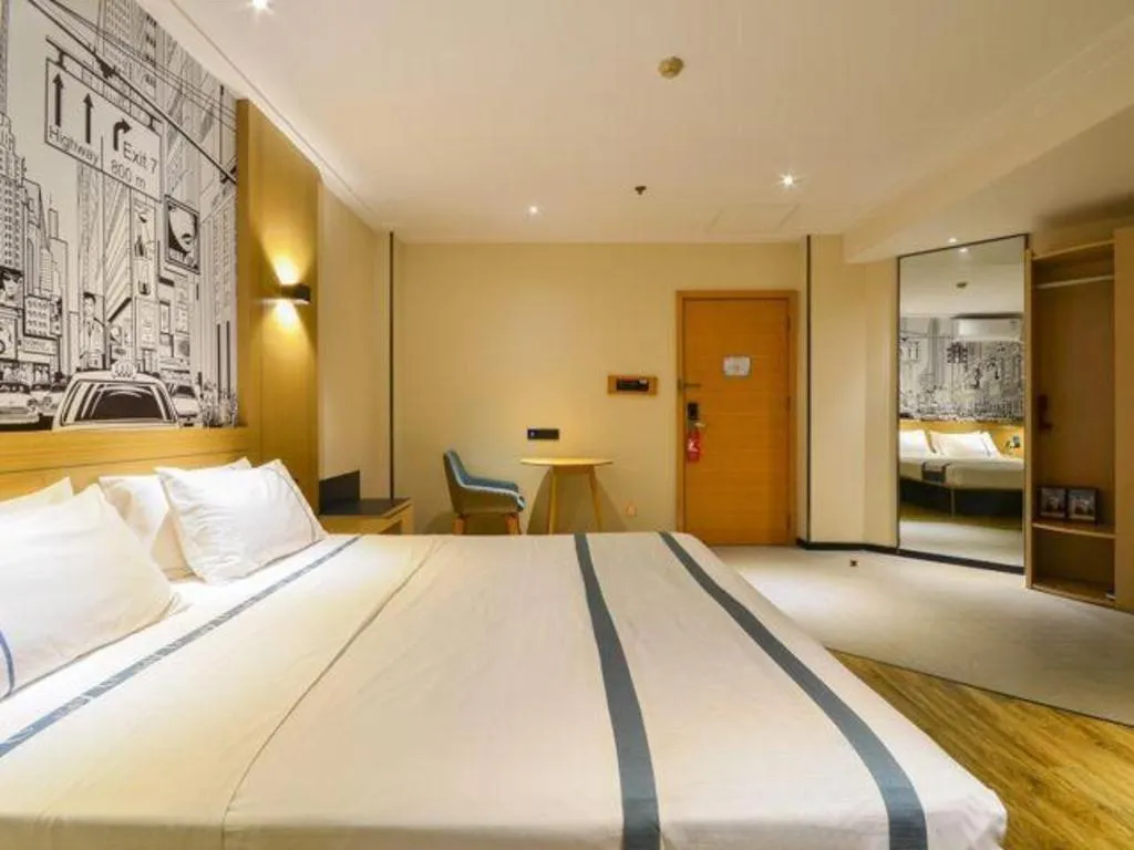 Bed in City Comfort Inn Wuhan Hanyang Street Caidian Square Metro Station