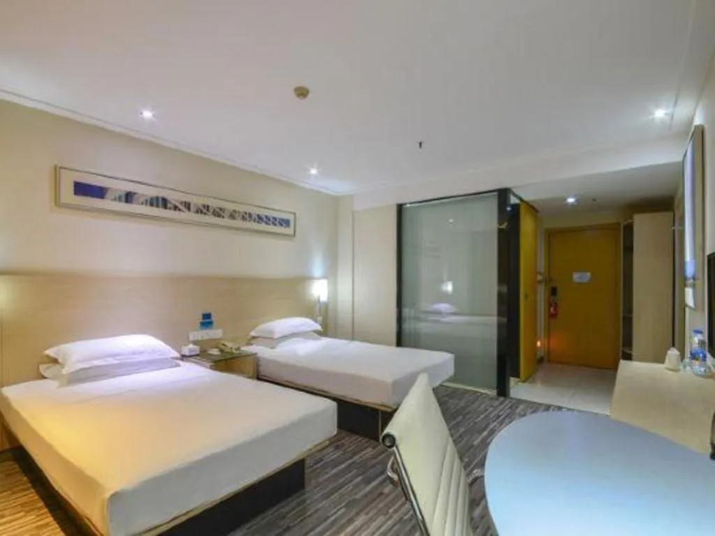 Bed in City Comfort Inn Wuhan Hanyang Street Caidian Square Metro Station