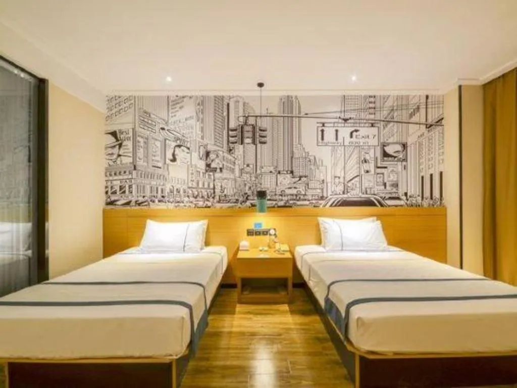 Bed in City Comfort Inn Wuhan Hanyang Street Caidian Square Metro Station