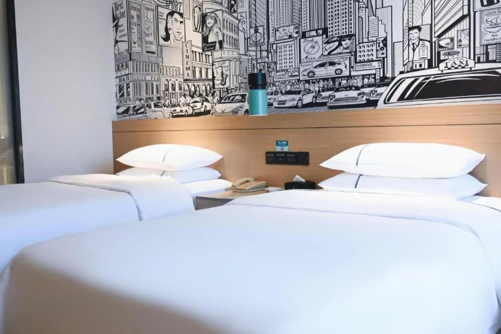Bed in City Comfort Inn Wuhan Hanyang Street Caidian Square Metro Station