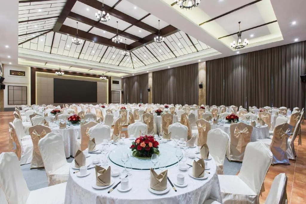 LN Dongfang Hot Spring Resort