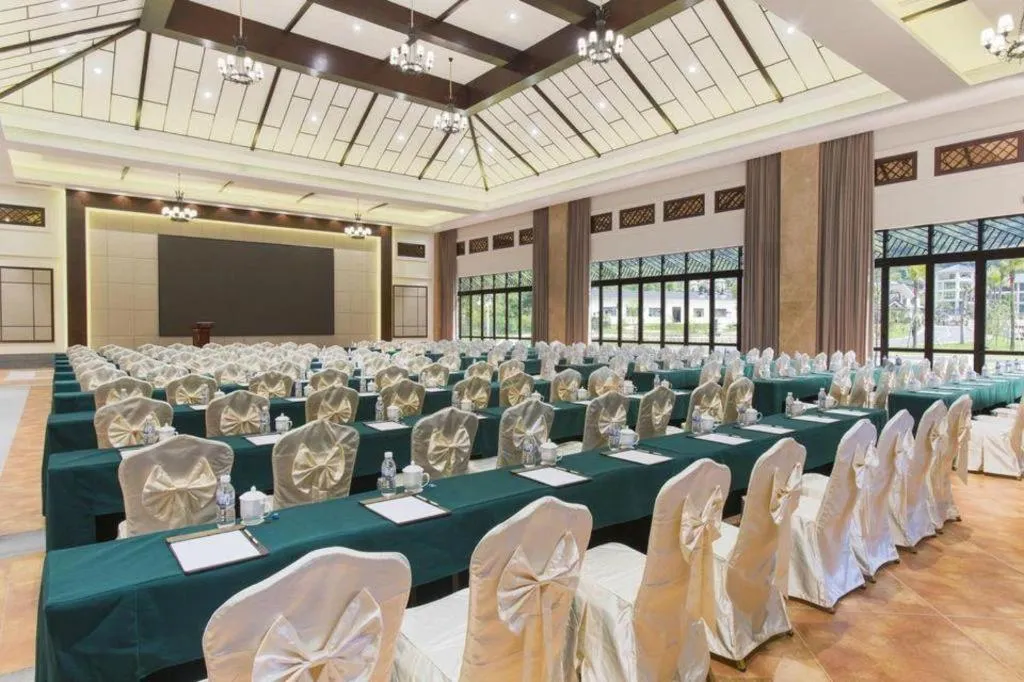 LN Dongfang Hot Spring Resort