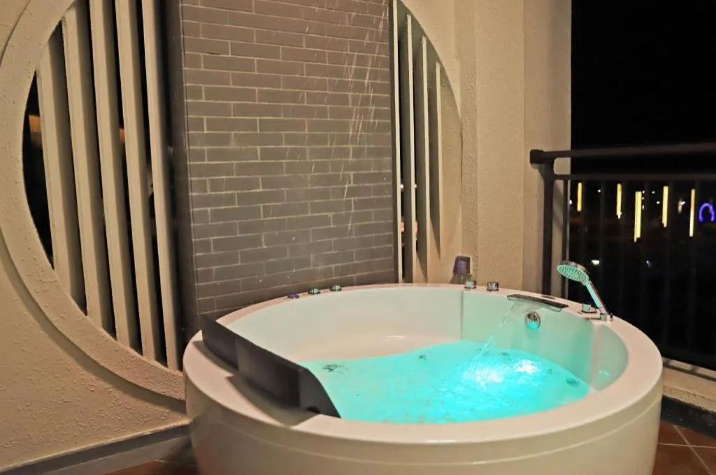 LN Dongfang Hot Spring Resort