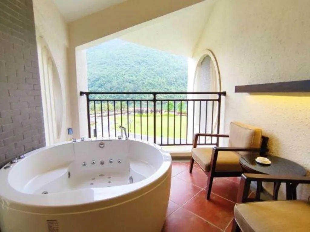 LN Dongfang Hot Spring Resort