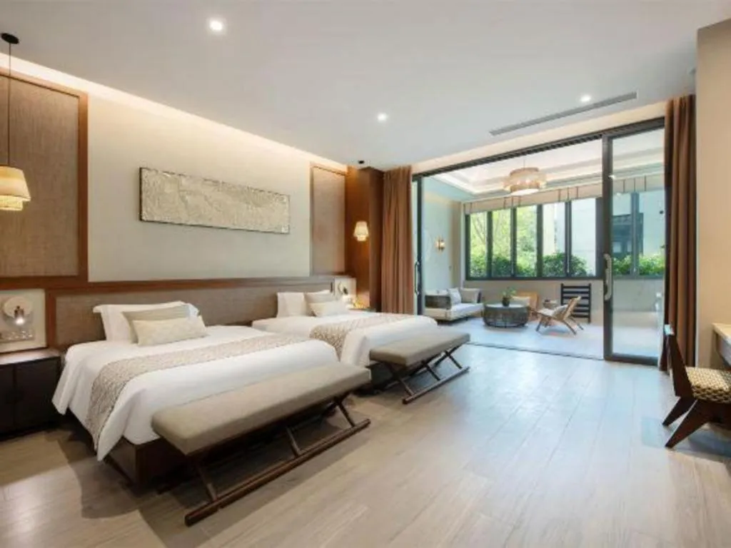 Bed in LN Dongfang Hot Spring Resort