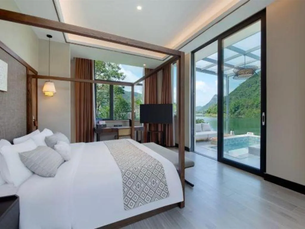 Bed in LN Dongfang Hot Spring Resort