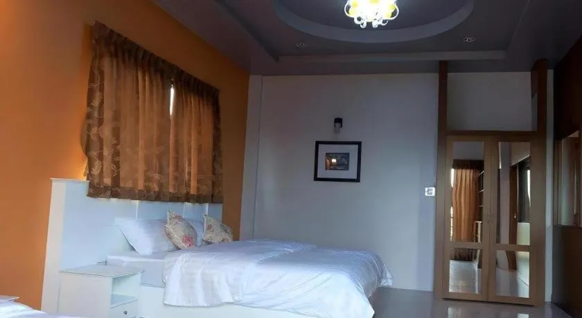 Bed in Waenpetch place Hotel