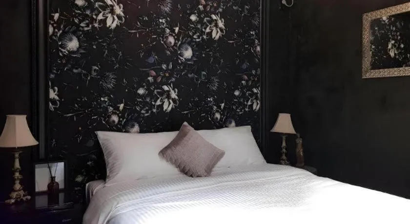 Bed in Hotel Elephant