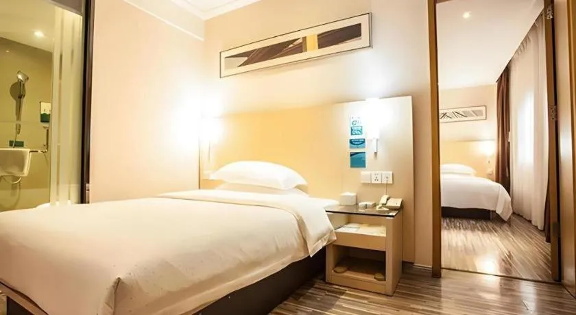 Bed in City Comfort Inn Liuzhou Diwang North Station
