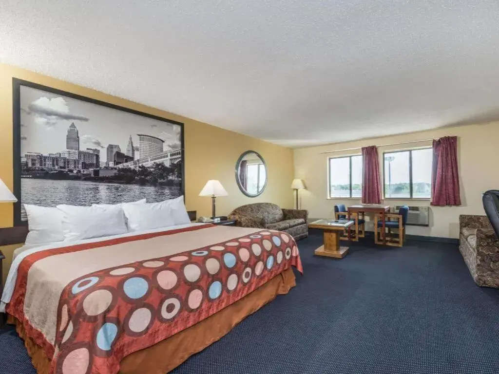 Bed in Super 8 By Wyndham Franklin/Middletown Area Bed in Super 8 By Wyndham Franklin/Middletown Area