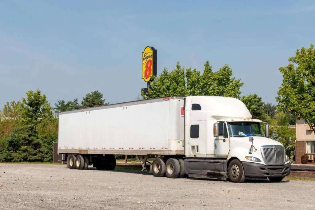 Super 8 By Wyndham Franklin/Middletown Area