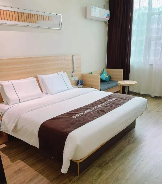 Bed in City Comfort Inn Ezhou Wenxing Avenue Central Hospital