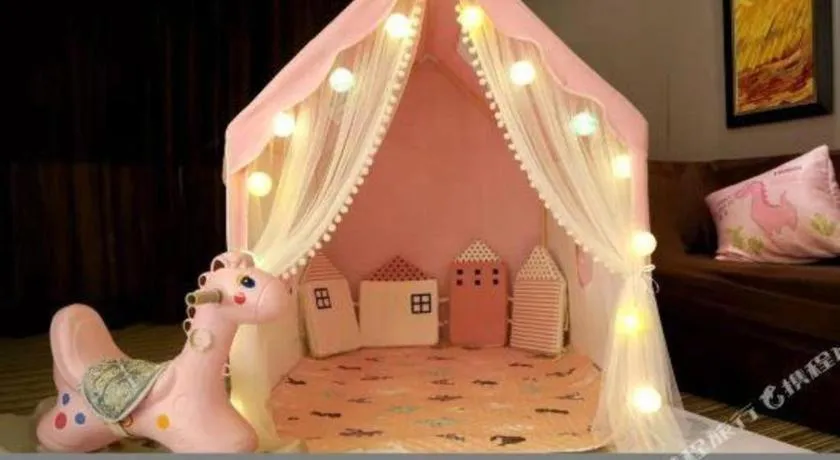 Bed in Country Garden Phoenix Hotel Jurong