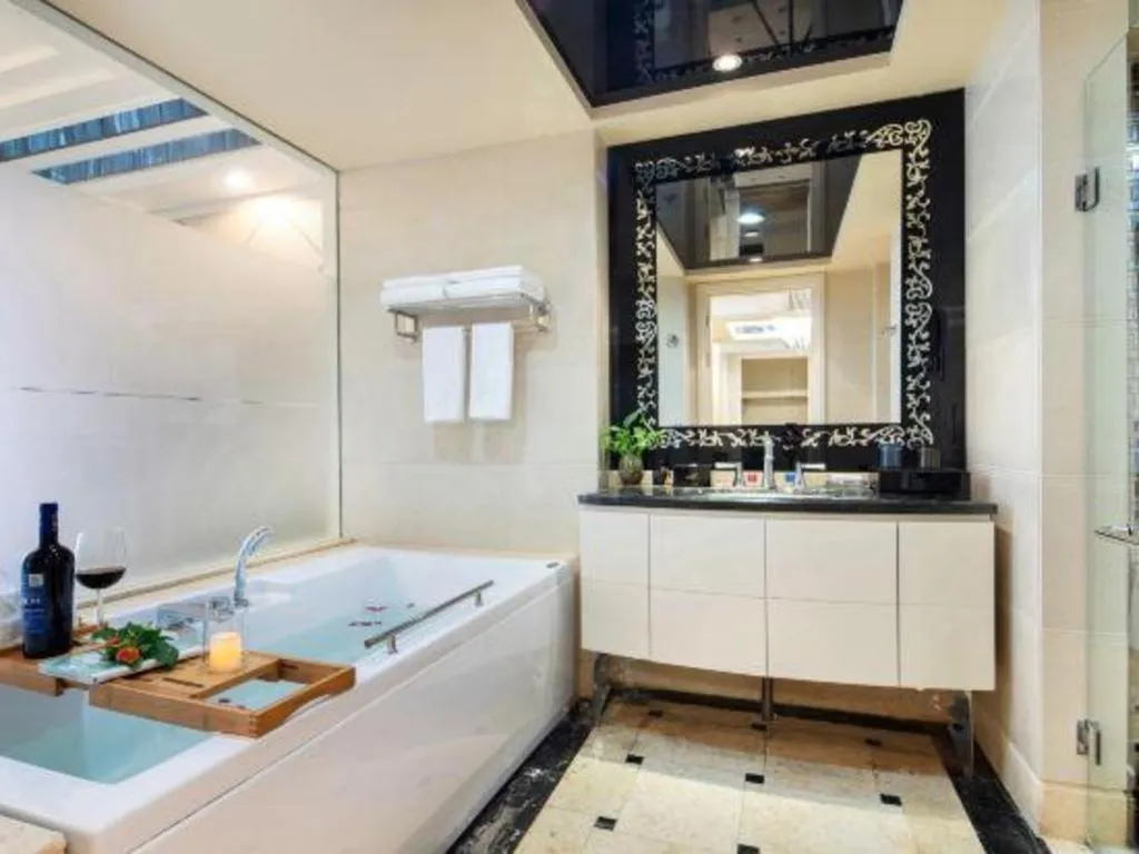 Bed in Country Garden Phoenix Hotel Jurong