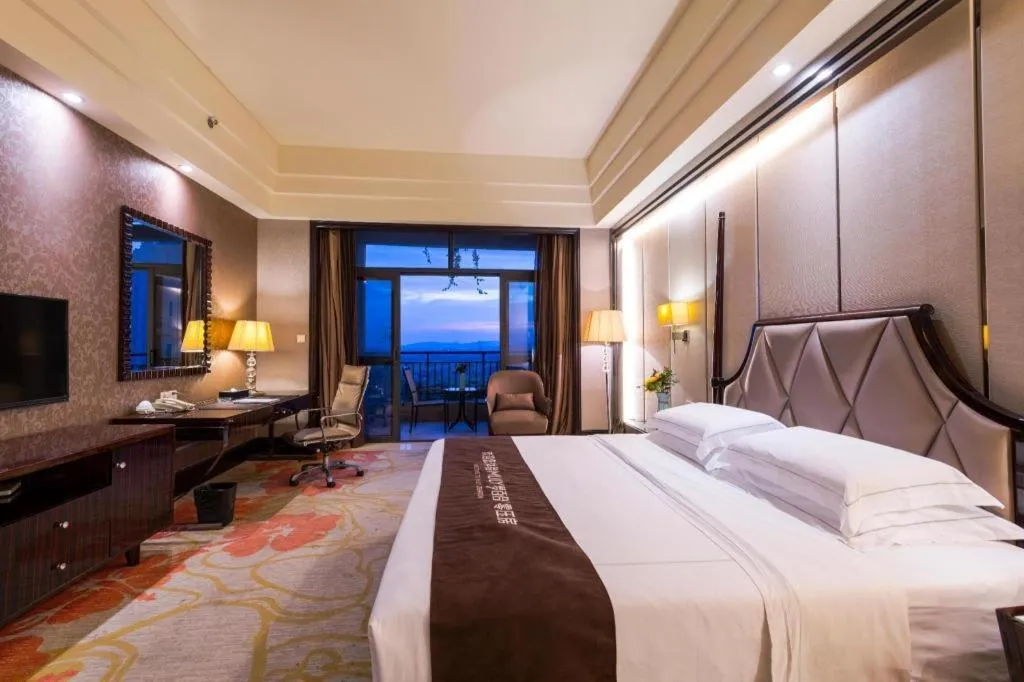 Bed in Country Garden Phoenix Hotel Jurong