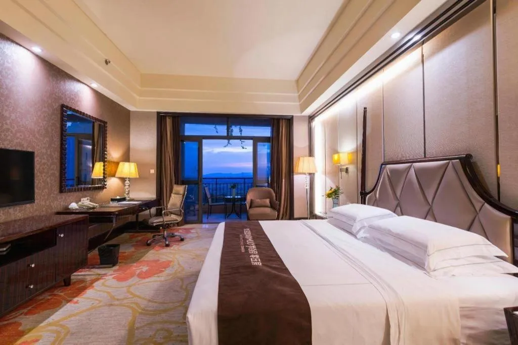 Bed in Country Garden Phoenix Hotel Jurong