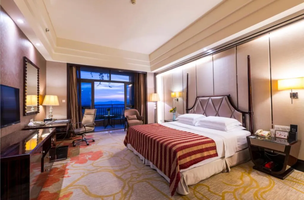 Bed in Country Garden Phoenix Hotel Jurong